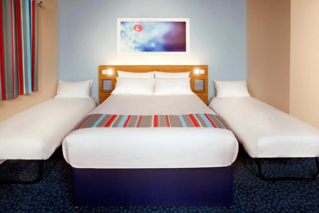 Travelodge Manchester Birch M62 Eastbound Heywood Ngoại thất bức ảnh
